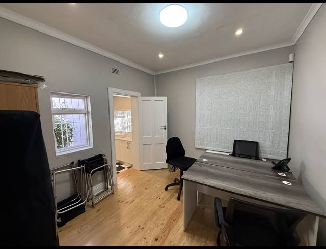 80M² OFFICE TO LET IN CLAREMONT